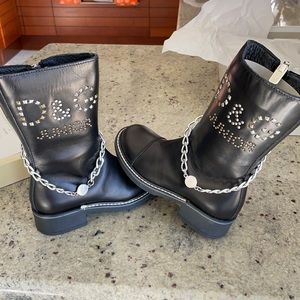 D&G Girls leather boots. NIB. Size 27